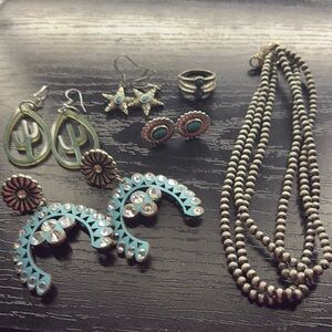 Western jewelry
￼ assorted
